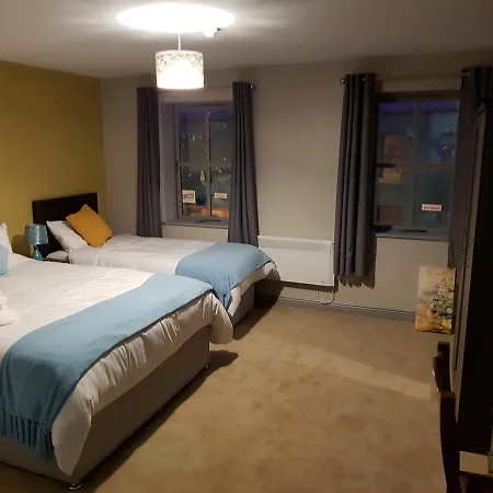 Lynch's On The Pier 3* 卡斯尔敦贝尔